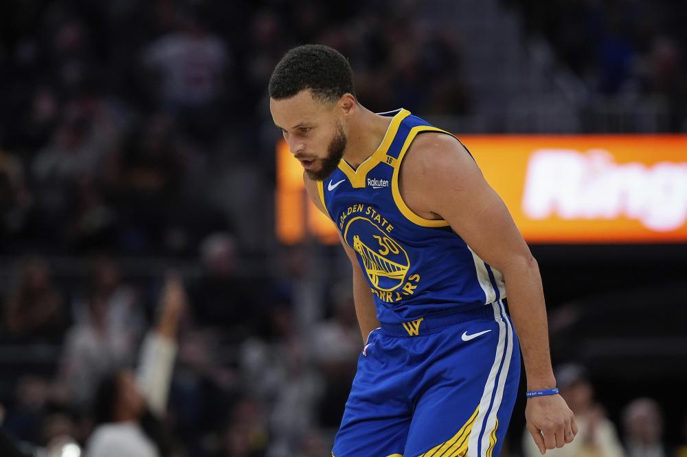 门兴格拉德巴赫vs汉堡：尼科-埃尔维迪、奥诺拉首发，约尔丹-托鲁纳里格哈、柯尼希斯多费尔出战